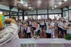  76,3% da população idosa do Paraná dependem apenas do SUS