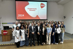 Para dar início a cooperação técnica, profissionais do Paraná realizam treinamento na AACD