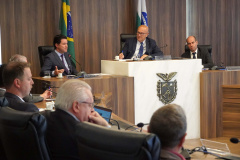 O primeiro relatório de monitoramento do Plano Plurianual 2024-2027 (https://www.planejamento.pr.gov.br/PlanejaParana/Pagina/Transparencia-Planos-Plurianuais) do Governo do Paraná, foi entregue, nesta segunda-feira (21), à Assembleia Legislativa do Estado do Paraná (ALEP), revelando bons indicativos sobre a execução das metas: 72% das entregas previstas para 2024 (813 das 1.135) estão bem encaminhadas.
