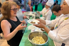 Paraná apresenta destinos, atrativos e gastronomia na Feira Internacional de Turismo em Buenos Aires