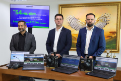 GOV ENTREGA NOTEBOOKS