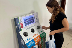 Totem para coleta de medicamentos vencidos começou a funcionar nesta quinta-feira (7) na sede do IAT de Cianorte