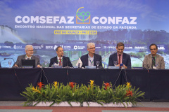 SEFA PR ASSINA MANIFESTO ALIQUOTA IMPORTADOS