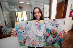 Aluna de desenho do Centro Juvenil de Artes Plásticas é vencedora paranaense de concurso internacional