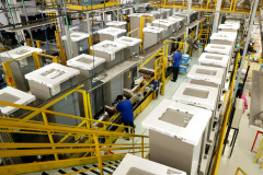 Produção de eletrodomésticos na fábrica da Electrolux em Curitiba: multinacional sueca vai expandir produção com nova planta em São José dos Pinhais.