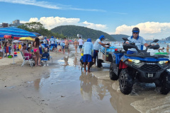 Sanepar recolhe mais de 48 toneladas de lixo no litoral do Estado em apenas 6 dias
