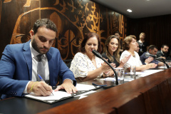  Paraná firma protocolo de intenções para regularização imobiliária do Programa Barracões Industriais