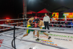 Evento nacional de boxe e MMA à beira-mar reúne milhares de espectadores