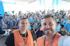 Voluntários da Copel orientam comunidades do Centro Sul sobre os cuidados com a rede elétrica 