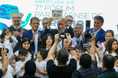 O governador em exercício Darci Piana participa nesta terça-feira (8) da abertura do Fórum Paranaense de Turismo Religioso, que acontece em Foz do Iguaçu entre 8 e 10 de abril. Foto: Geraldo Bubniak/AEN