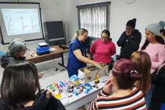 SANEPAR qualifica comunidade para fazer a ligação de esgoto e pequenos reparos hidráulicos