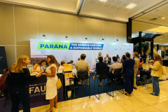 SETI Paraná fortalece internacionalização universitária em evento global de educação