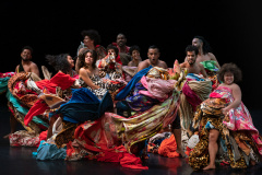 Festival Curitiba - Premiado no Brasil e com temporada em Paris, espetáculo de dança de Lia Rodrigues chega ao Teatro Guaíra
