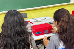  Estudantes de colégio estadual desenvolvem calculadora pedagógica para ajudar colegas a aprender tabuada