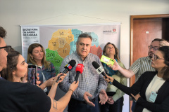 SESA - “Vacinar, vacinar e vacinar” secretário reforça apelo à população diante do avanço de vírus respiratórios no Paraná