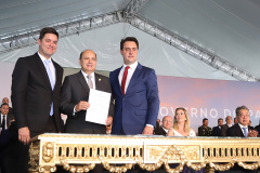 Governador Carlos Massa Ratinho Júnior dá posse ao secretário da Segurança Pública, general Luiz Felipe Carbonell  -   Curitiba, 01/01/2019  -  Foto: Rodrigo Félix Leal