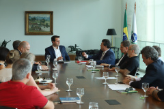 O governador Carlos Massa Ratinho Junior se reuniu nessa terça-feira (8) com a equipe que vai compor a Secretaria de Estado de Desenvolvimento Ambiental e Turismo.  -  Curitiba, 08/01/2018  -  Foto: Rodrigo Félix Leal