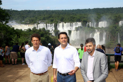 O governador Carlos Massa Ratinho Junior participou nesta quinta-feira (10), em Foz do Iguaçu, da solenidade em comemoração aos 80 anos do Parque Nacional do Iguaçu.  Considerado uma das mais belas reservas ecológicas do mundo, o Parque Nacional do Iguaçu tem 225 mil hectares e é reconhecido pela Unesco como Patrimônio Natural da Humanidade. Foz do Iguaçu,10/01/2018 Foto:Jaelson Lucas / ANPr