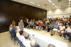 O Litoral do Paraná vai ganhar um calendário turístico, que começará a ser elaborado pelo Governo do Estado ainda neste ano, após o Carnaval. O anúncio foi feito pelo governador Carlos Massa Ratinho Junior, durante reunião com os prefeitos do Litoral, neste sábado (12), em Matinhos. Matinhos, 12-01-19.Foto: Arnaldo Alves / ANPr.