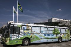 O ônibus de educação socioambiental da Sanepar estará percorrendo os municípios da Costa Oeste do Paraná neste verão. Em Santa Helena, a parada será na praça central, próximo à Prefeitura, entre os dias 16 e 18 e entre 23 e 25 de janeiro.  -  Verão Paraná, 15/01/2019  -  Foto: Divulgação Sanepar