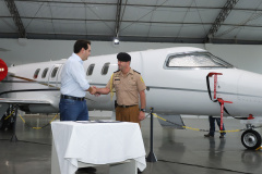 O governador Carlos Massa Ratinho Junior entregou nesta quinta-feira (17) a aeronave que ficava à disposição do poder executivo e ficava baseada em um hangar no Aeroporto do Bacacheri. O término do uso do avião vai gerar uma economia de R$ 4,5 milhões por ano aos cofres públicos.  -  Curitiba, 17/01/2019  -  Foto: Rodrigo Félix Leal
