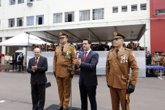 O governador Carlos Massa Ratinho Junior participa da solenidade de troca de comando do Corpo de Bombeiros do Paraná. O coronel Samuel Prestes assume o comando, em substituição ao coronel Antônio Carlos de Morais, que ocupava interinamente o cargo.  -  Curitiba, 21/01/2019  -  Foto: Arnaldo Alves/ANPr
