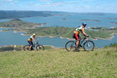 Além das conhecidas caminhadas internacionais da natureza, o Instituto Paranaense deAssistência Técnica e Extensão Rural (Emater-PR), em parceria com o Instituto AndaBrasil, também coordena no Paraná as pedaladas da natureza. Na foto, imagem do percurso natureza e produção rural em Ribeirão Claro  -  Foto: Marina P P Lima /Emater