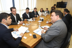 O governador Carlos Massa Ratinho Junior reuniu-se nesta terça-feira (12), em Brasília, com o ministro da Controladoria-Geral da União, Wagner de Campos Rosário, para apresentar o Programa Estadual de Integridade e Compliance, do Governo do Paraná. O controlador-geral do Estado, Raul Siqueira, também participou.  -  BRasília, 12/02/2019  -  Foto: Rodrigo Félix Leal/ANPr