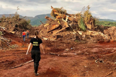 Equipe do Paraná durante resgates em Brumadinho (MG). Foto: Divulgação/ANPr