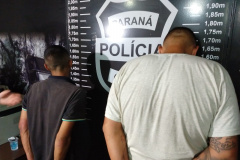 O Centro de Operações Policiais Especiais (Cope), da Polícia Civil do Paraná, prendeu nesta terça-feira (19) Leonardo de Sena, 24 anos, suspeito de assaltar uma joalheria do Shopping Mueller, de Curitiba. O rapaz, que é foragido da prisão, foi encontrado pelos policiais no bairro Sitio Cercado, menos de 24 horas após o assalto. -  Curitiba, 20/02/2019  -  Foto: Divulgação SESP