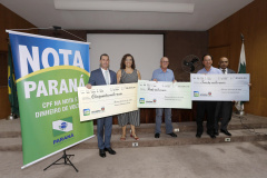 A coordenadora do Nota Paraná, Marta Gambini, entregou nesta quinta-feira (21) os três principais prêmios do 39.º sorteio de fevereiro.Curitiba, 21-02-19.Foto: Arnaldo Alves / ANPr.