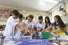 Alunos do Colégio Estadual Padre Cláudio Morelli, no Umbará, constroem robô para participar do torneio de robótica First Lego League.Curitiba, 18-02-19Foto: Arnaldo Alves / ANPr.