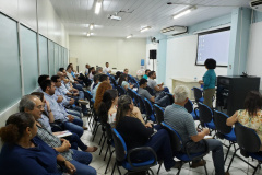 Para intensificar o combate ao mosquito transmissor da dengue, o Aedes egypti, a Secretaria de Estado Saúde está promovendo uma série de reuniões para capacitação de técnicos estaduais e municipais, das cidades que compõem a 12ª Regional da Saúde, que tem sede em Umuarama, no Noroeste do Estado. Foto:Divulgação/SESA