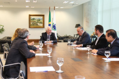 O governador em exercício Darci Piana recebe o presidente da Paraná Turismo, João Jacob Mehl  e representantes do G5 nesta quinta-feira (7) no Palácio Iguaçu.   Curitiba, 07/03/2019 -  Foto: Geraldo Bubniak/ANPr