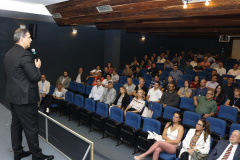 Na manhã desta quinta-feira,7, o auditório da Celepar recebeu mais de 170 inscritos para a palestra de lançamento da parceria da BRI Brasil (Blockchain Research Institute) com a Celepar. O evento foi aberto pelo presidente, Allan Costa que ressaltou a importância dessa parceria na desburocratização e inovação no serviço público.  -  Foto: Divulgação Celepar