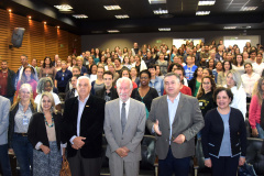 O Serviço Nacional de Aprendizagem Comercial do Paraná (Senac-PR) realizou hoje a aula inaugural para alunos dos cursos técnicos profissionalizantes. A maior parte dos cursos ofertados pela instituição. O vice-governador Darci Piana e o secretário de Estado da Saúde, Beto Preto, participaram do evento.Foto: Diogo Pracz/SESA