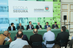 O governador Carlos Massa Ratinho Junior lançou nesta sexta-feira (15) o programa Escola Segura, que prevê uma série de medidas preventivas e protetivas de segurança que serão executadas na rede estadual de ensino. Curitiba,15/03/2019 Foto: Rodrigo Félix Leal/ANPr