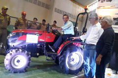 O Governo do Estado entregou nesta sexta-feira (22) equipamentos para a Colônia de Pescadores Z-5, em Pontal do Paraná, que devem aumentar a renda e melhorar a estrutura de trabalho na localidade. O valor total do projeto é de R$ 221 mil, sendo R$ 216,8 mil o repasse da Secretaria de Estado da Agricultura e R$ 4,4 mil de contrapartida da colônia. Foto: SEAB