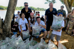 O Governo do Estado, por meio da Secretaria de Desenvolvimento Sustentável e Turismo, realizou neste final de semana (23-24) soltura de peixes, plantio de árvores e atividades de educação ambiental em Campo Mourão, Formosa do Oeste, Quarto Centenário, Alto Paraíso / Porto Figueira.  -  Curitiba, 25/03/2019  -  Foto: Dênis Ferreira Netto/Desenvolvimento Sustentável