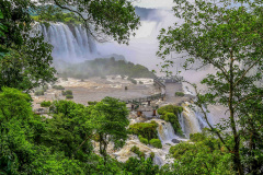 O governador Carlos Massa Ratinho Junior afirmou nesta sexta-feira (29) que o anúncio da instalação de um hotel em Foz do Iguaçu pela rede internacional Hard Rock reforça o potencial turístico do Paraná. Ele lembra que é o segundo empreendimento hoteleiro da marca americana no Estado. O outro fica na Ilha do Sol, localizada no rio Tibagi entre os municípios de Sertaneja e Primeiro de Maio, no Norte Pioneiro.  -  Curitiba, 29/03/2019  -  Foto: Jaelson Lucas/ANPr