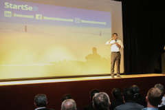 O governador Carlos Massa Ratinho Junior participa de Palestra de Mauricio Benvenutti nesta terça-feira (2) no teatro do Museu Oscar Niemeyer,   Curitiba, 02/04/2019 -  Foto: Geraldo Bubniak/ANPr