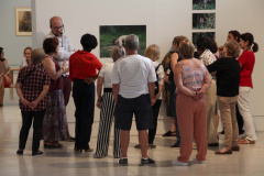 O “Arte para Maiores”, programa do Museu Oscar Niemeyer voltado especialmente para pessoas com mais de 60 anos, acontecerá nesta terça-feira (16), das 14h às 17h.  Foto: Maita Franco/Divulgação - MON