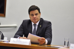 O Governo do Paraná determinou a retomada do projeto de ampliação e reforma do 2º Grupamento de Bombeiros de Ponta Grossa, nos Campos Gerais. A Secretaria de Infraestrutura e Logística trata da retomada dos trabalhos, em conjunto com a Secretaria de Segurança Pública e Administração Penitenciária e a Paraná Edificações. Na foto, o secretário da Infraestrutura e Logística, Sandro Alex  -  Curitiba, 12/04/2019  -  Foto: Divulgação SEIL