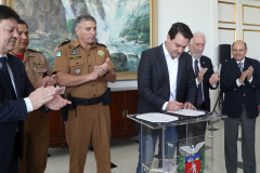 Governador anuncia pagamento das promoções dos praças-militares. -  Curitiba, 15/04/2019  -  Foto de Gilson Abreu ANPr