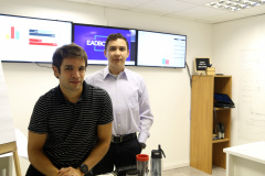 A Fomento Paraná é uma das instituições cotistas do fundo de investimentos em participação Fundo Sul Inovação. Entre os projetos escolhidos para ter apoio do fundo está a EadBox, uma startup que desenvolveu uma inovadora plataforma de Ensino a Distância (EAD). Na foto, Nilson Filatieri e Jeferson Silva. Foto: Gilson Abreu/ANPr