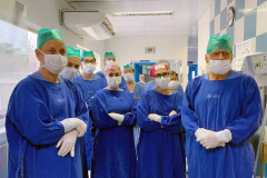 Vinte pacientes em tratamento no Centro de Atendimento Integral ao Fissurado Labiopalatal (CAIF) estão sendo beneficiados com cirurgias plásticas reparadoras que acontecem desde a manhã de hoje (24)  no Hospital doTrabalhador