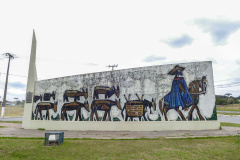 Monumento ao Tropeiro, obra do artista Poty Lazarotto - Lapa. Foto: Arnaldo Alves 