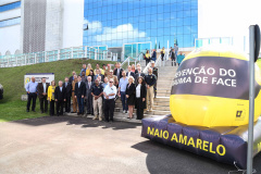 Começou oficialmente nesta quinta-feira (2), em todo o Paraná, a campanha Maio Amarelo, que visa diminuir o número de acidentes no trânsito e preservar a vida. Este ano, o tema é “Maio Amarelo - no trânsito, o sentido é a vida”, e apela para o poder das crianças em influenciar o comportamento dos pais. O vice-governador Darci Piana participou do lançamento, realizado no auditório da Polícia Rodoviária Federal (PRF), em Curitiba. Foto: Geraldo Bubniak/ANPr