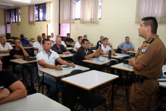 Policiais militares da reserva selecionados no Programa Escola Segura, do Governo do Estado, para atuar na segurança das escolas estaduais, iniciaram nesta quinta-feira (02) os cursos de treinamento e aperfeiçoamento. Eles foram selecionados em todas as fases do processo (previsto em edital), como saúde física e psicológica.Foto:Soldado Amanda Morais