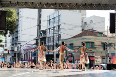 Palco externo leva atrações do Guaíra para a rua.Foto: Maringas Maciel/CCTG